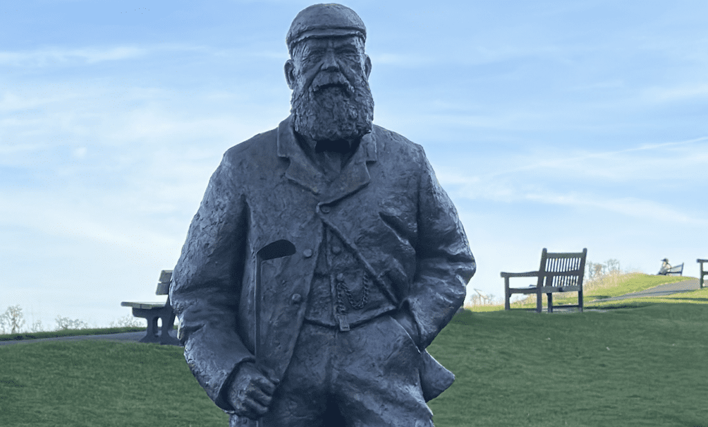 Old Tom Morris Statue